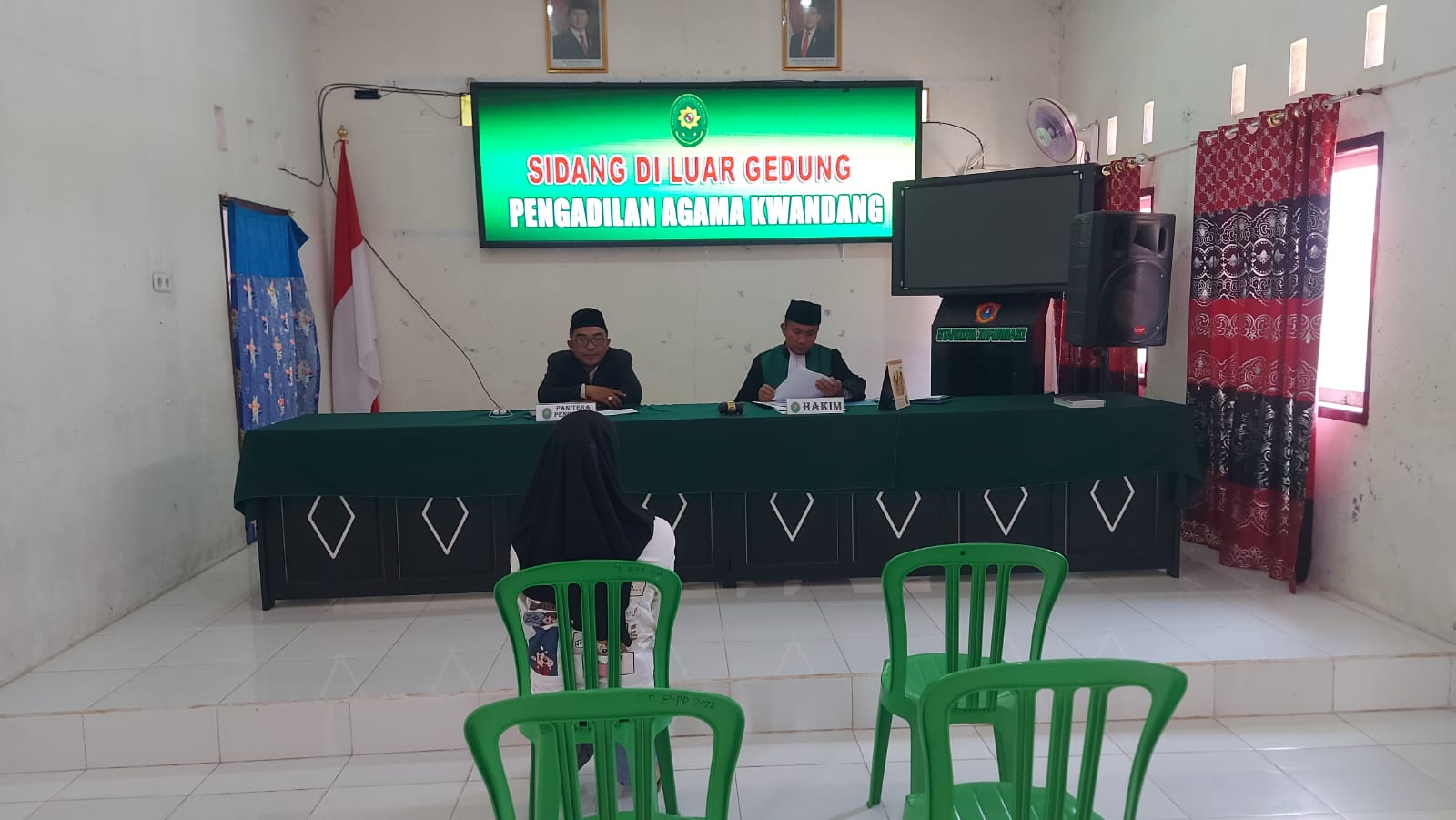 SIDANG LUAR GEDUNG